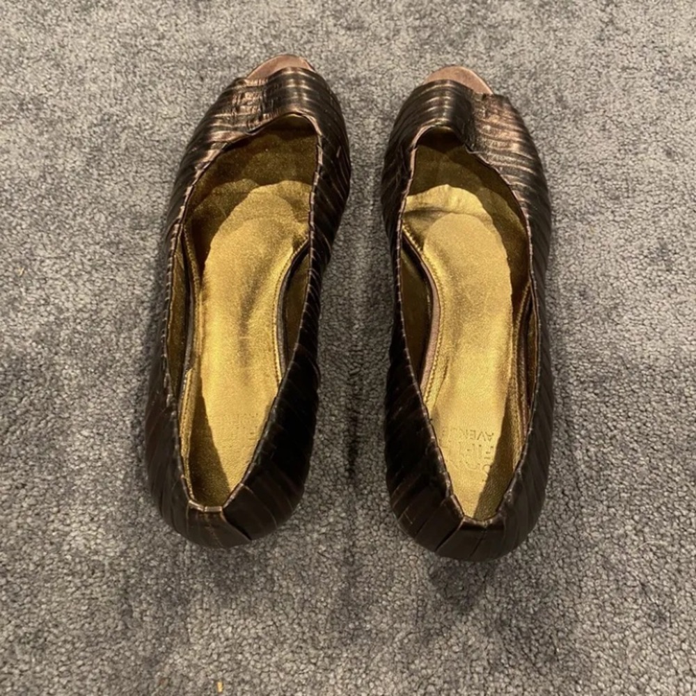 (1) Trendy Pair of Saks Fifth Avenue Open-Toe Dress Shoes Women’s Size 8.5